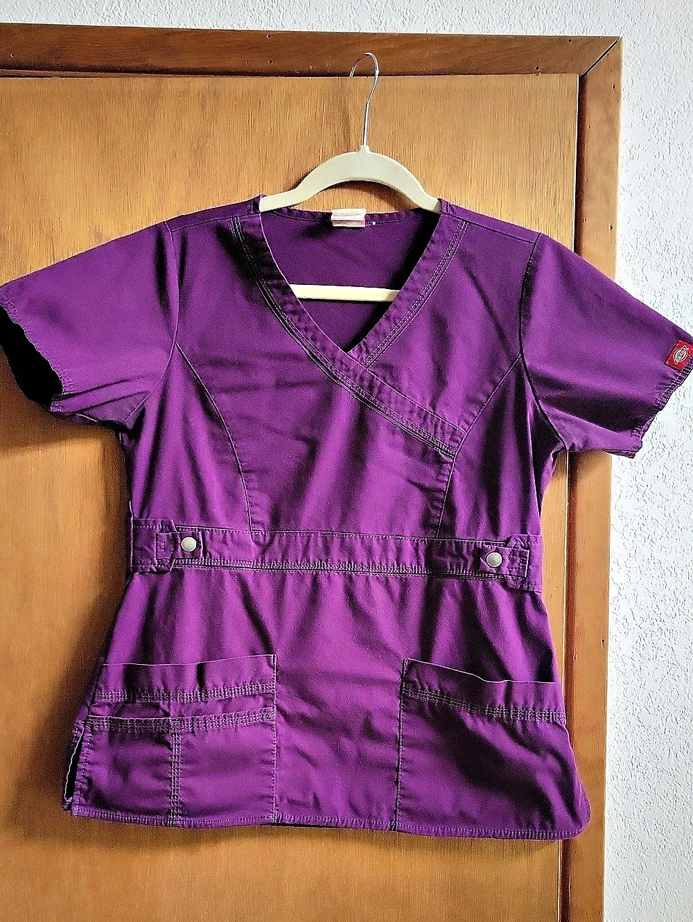 Dickies Short Sleeve Scrub Top in Purple Size Small